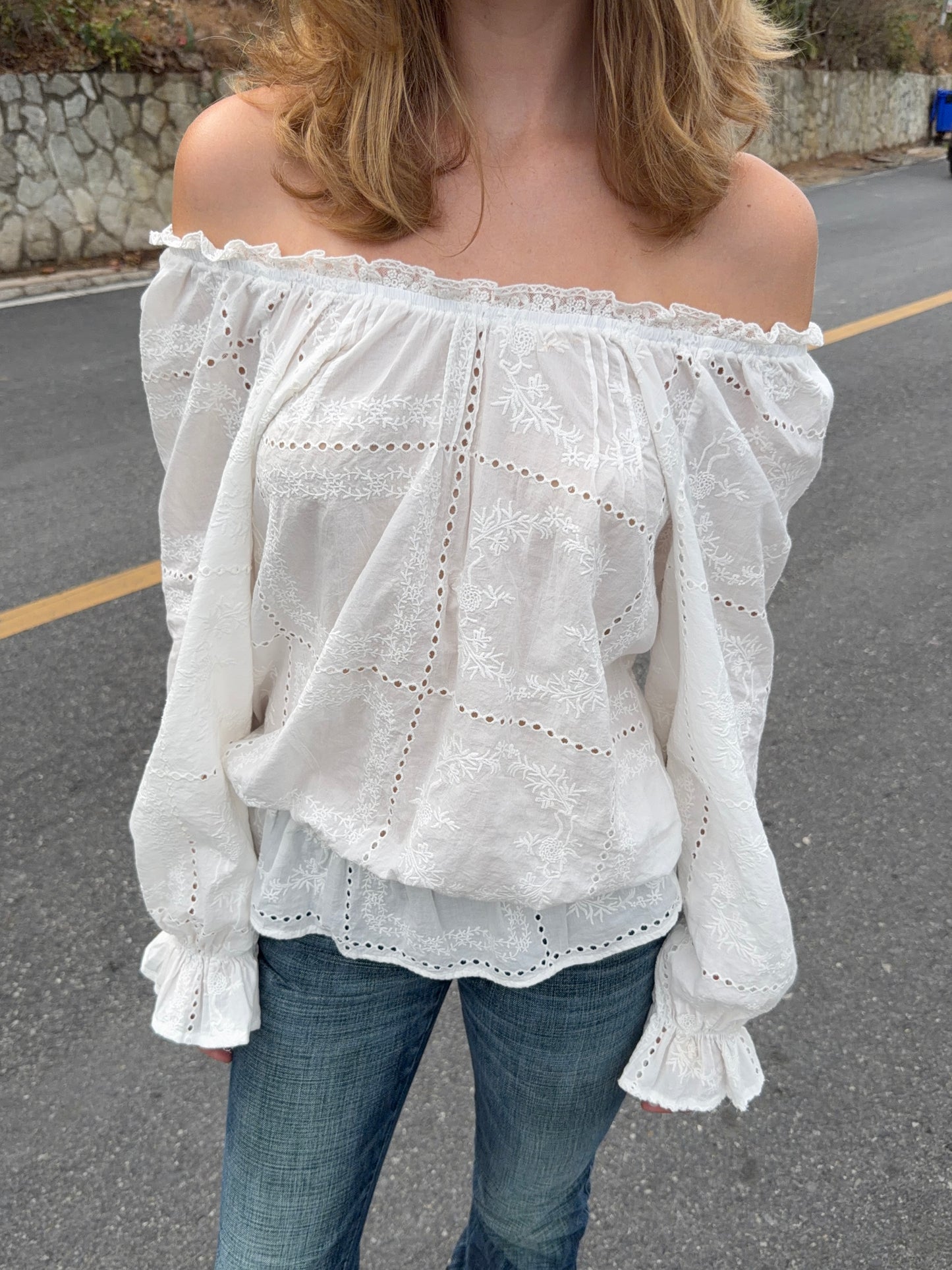 Juliet Hobo Off-shoulder Blouse